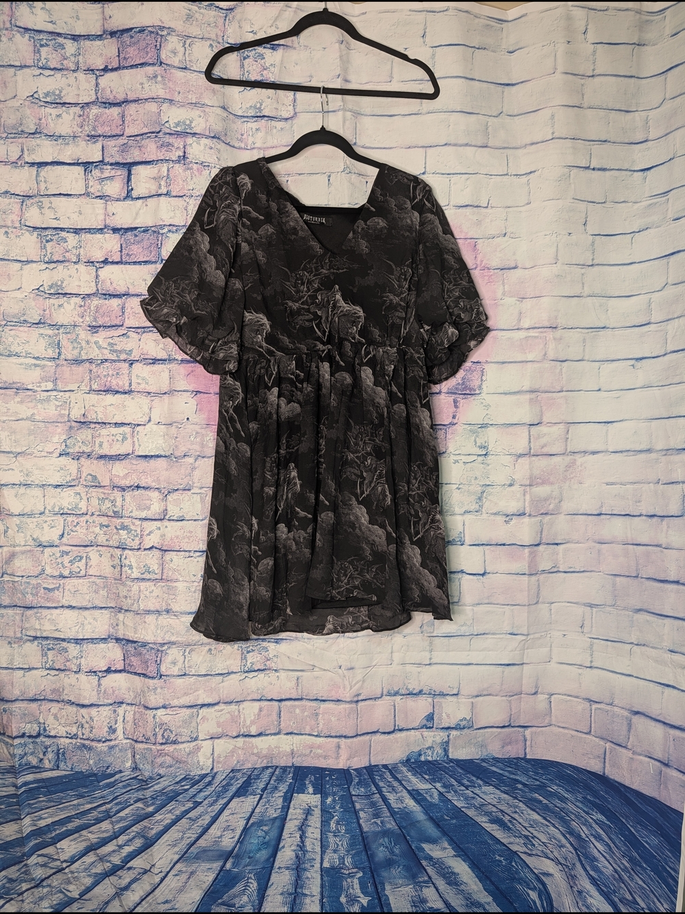 Disturbia Black Floral-Print V-Neck Tunic